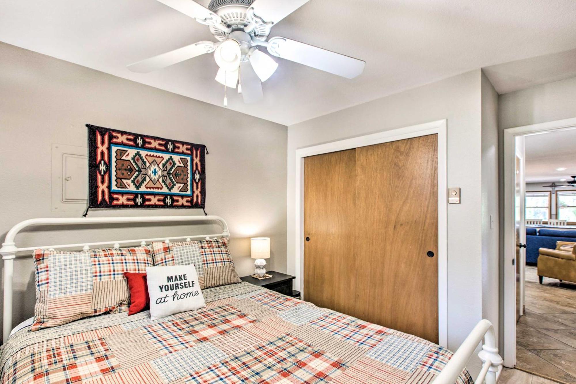 Main St Red River Ski Condo With Mountain View! Exterior photo